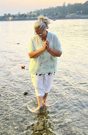 Lareun-in-the-Ganga-at-Rishikesh Lauren in the Ganges